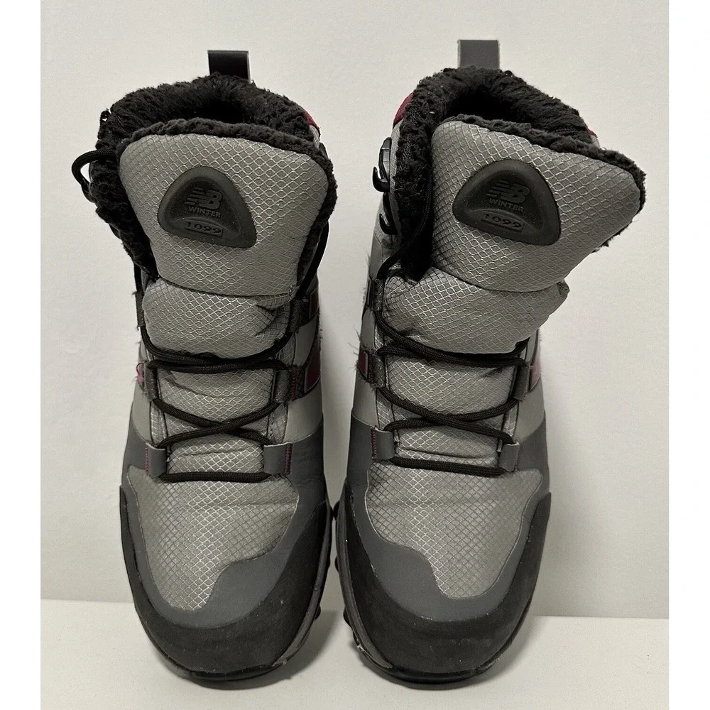 New Balance Boots Primaloft Womens US‎ 7 B Vibram Soles Winter Hiking Gray Shoes